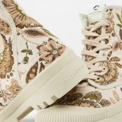 Pataugas AUTHENTIQUE M/FL F4H BEIGE 15 Pataugas AUTHENTIQUE M/FL F4H BEIGE -Pataugas Boutique OGMFLF4H628180150 BEIGE Detail